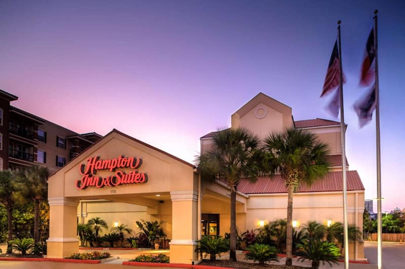 Hampton Inn & Suites Houston-Medical Center-NRG Park — building
