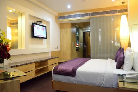 Airport Hotel Grand — hotel room