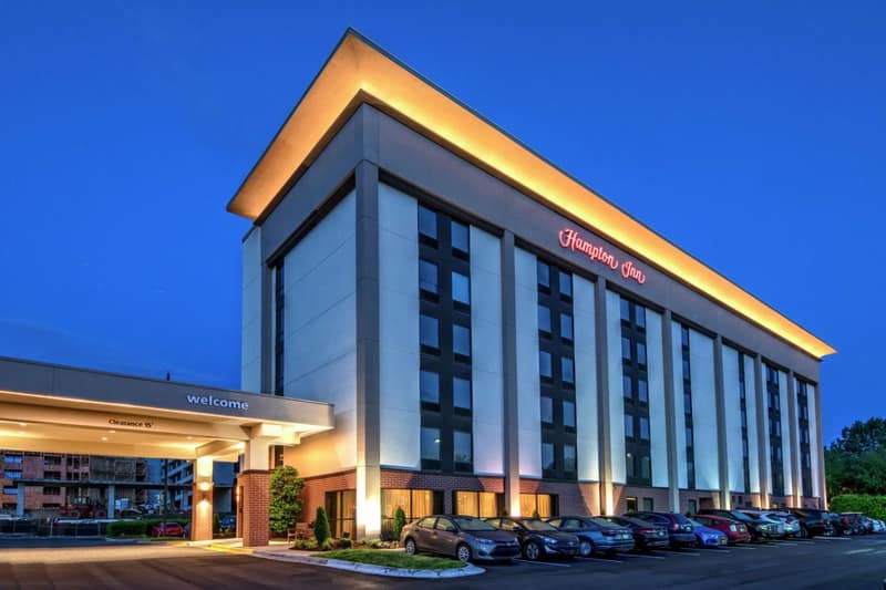 Hampton Inn Charlotte University Place — building