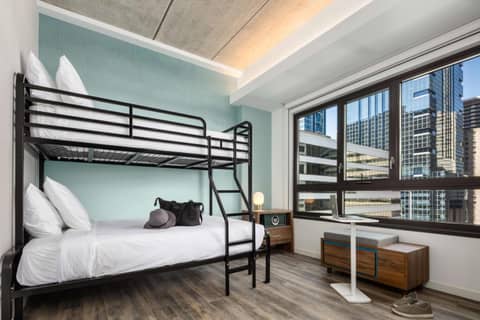 Motto by Hilton Philadelphia Rittenhouse Square — hotel room