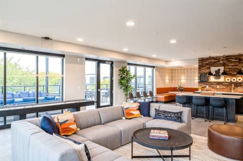 Kasa Bryn Mawr Minneapolis — lounge