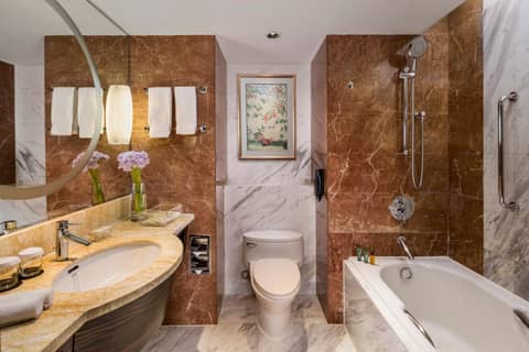 The Kunlun Jing An — bathroom