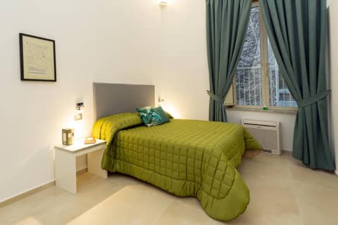 Il Tesoro Smart Suite & SPA — hotel room