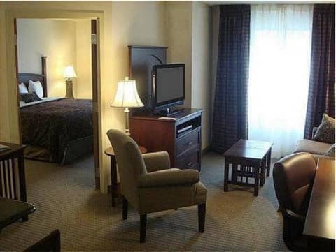 Staybridge Suites Indianapolis Downtown-Convention Center by IHG — photo 9