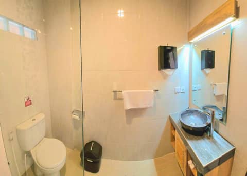 Satriya Cottages — bathroom