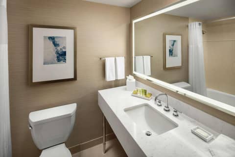 Hilton Boston Logan Airport — photo 3