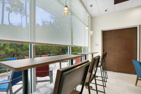 Holiday Inn Express - Jacksonville South Bartram Prk by IHG — lounge