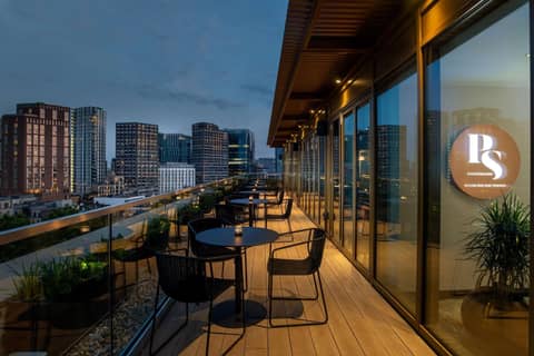 Hyatt Place London City East — roof