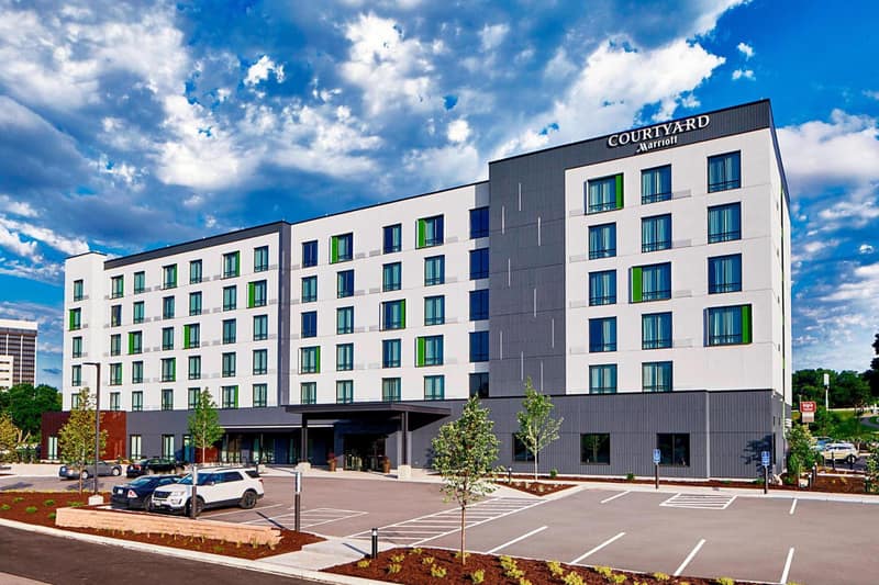 Courtyard by Marriott Minneapolis West — building