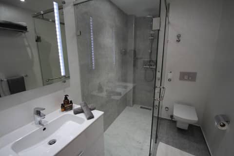 Casablanca Suites & Spa — bathroom