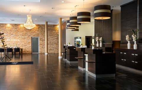 Rilano 24/7 Hotel München — hotel reception