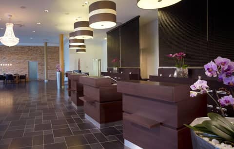 Rilano 24/7 Hotel München — hotel reception
