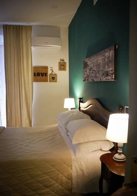 Locanda Dell'Arte — hotel room
