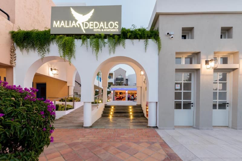 Dedalos Hotel — building