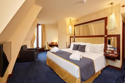 Occidental Praha Wilson — hotel room