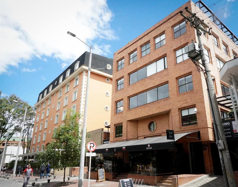 Soy Local Parque La 93 — building
