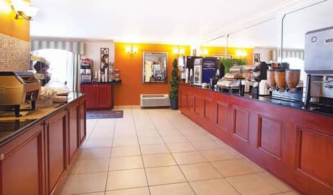 La Quinta Inn by Wyndham Orlando International Drive North — photo 2