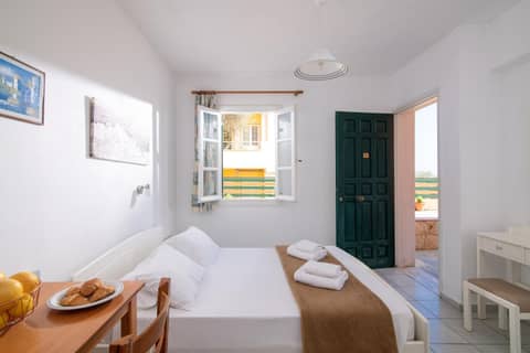 Golden Valentin Apartments — bedroom