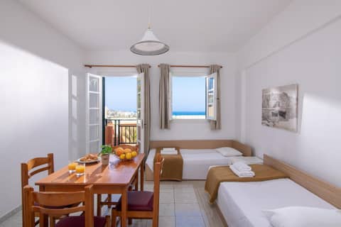 Golden Valentin Apartments — hotel room