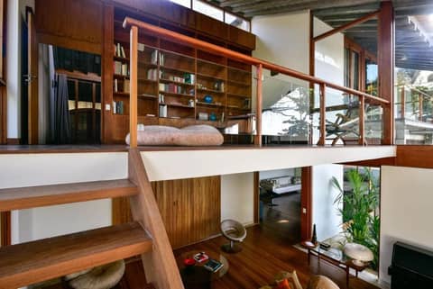 Chez Georges — hotel room