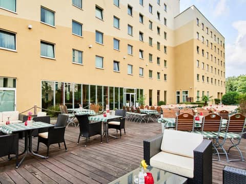 B&B Hotel Frankfurt-Messe — balance & terrace