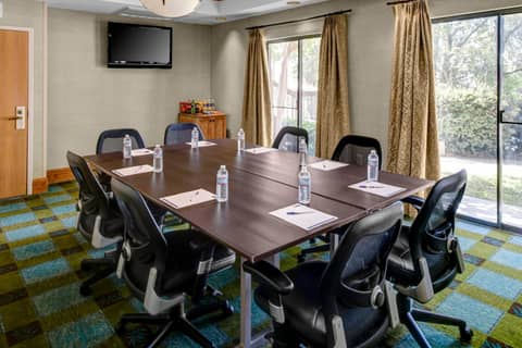 Holiday Inn Express Hotel & Suites Atlanta Buckhead by IHG — photo 3