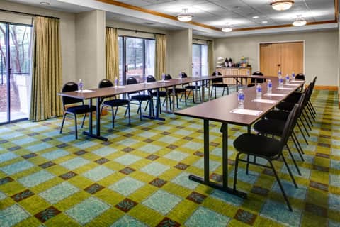 Holiday Inn Express Hotel & Suites Atlanta Buckhead by IHG — photo 8