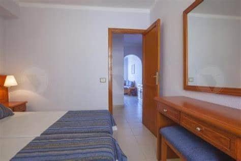 Hotel Malibu Park — hotel room