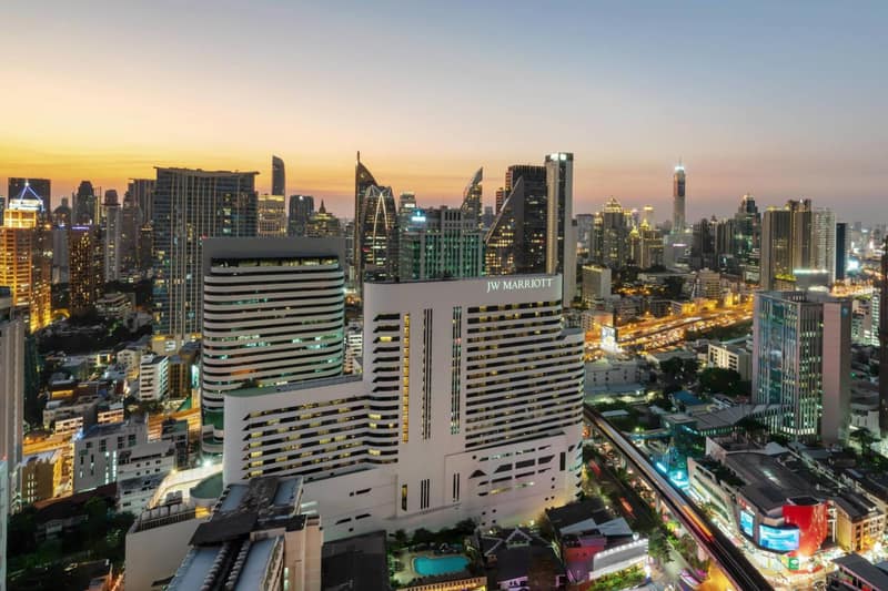 JW Marriott Hotel Bangkok — building