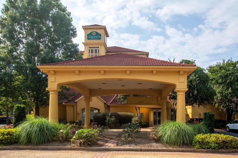 La Quinta by Wyndham Charlotte Airport South — building