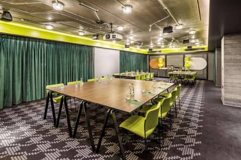 nhow London — meeting room