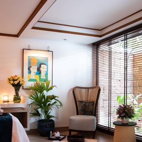 Anantara Riverside Bangkok Resort — hotel room