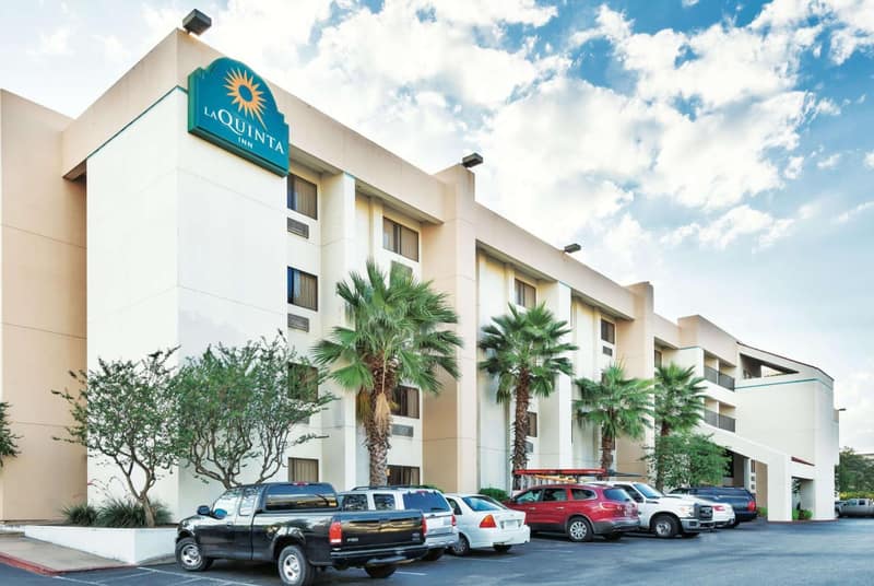 La Quinta Inn by Wyndham Austin North — building