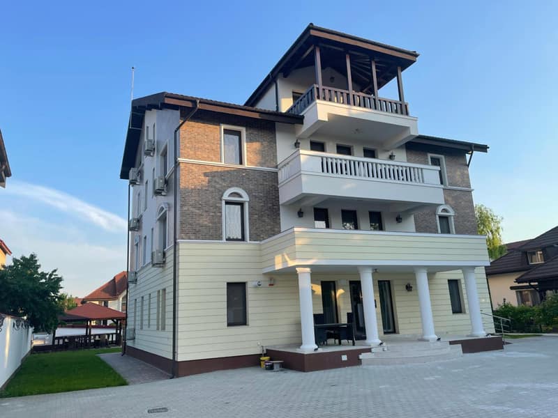 Iarca Inn — building