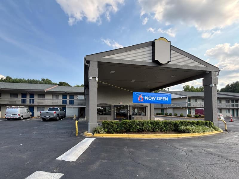Motel 6 Charlotte, NC Northlake — building