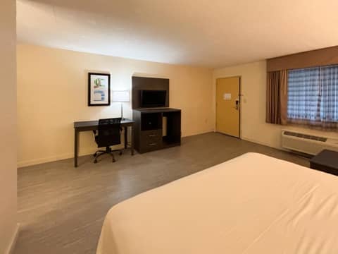 Motel 6 Charlotte, NC Northlake — photo 2