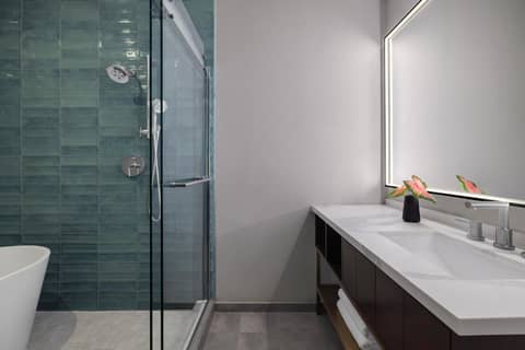 Kimpton Hotel Monaco Salt Lake City by IHG — bathroom