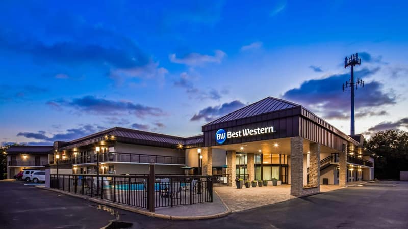 Best Western Center Inn — building