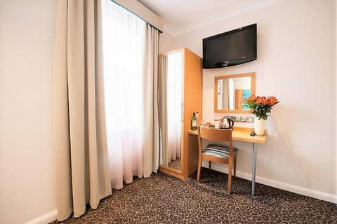Astors Belgravia — hotel reception