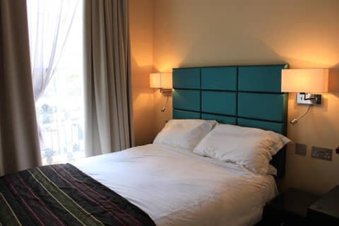 Astors Belgravia — hotel room