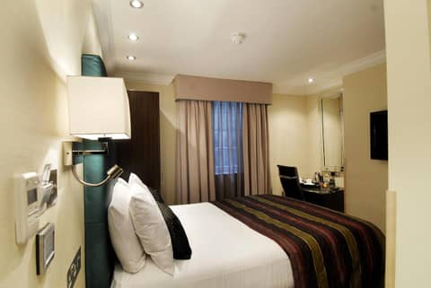 Astors Belgravia — hotel room