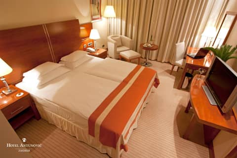 Hotel Antunovic Zagreb — bedroom