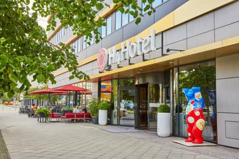 H4 Hotel Berlin Alexanderplatz — photo 2