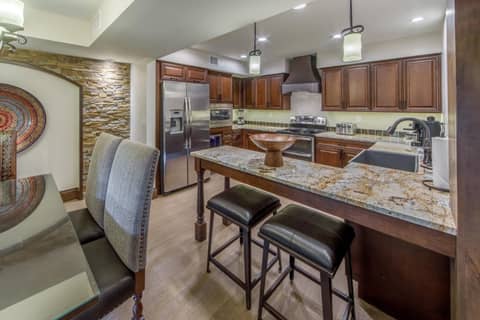 Holiday Inn Club Vacations Scottsdale Resort — kitchen