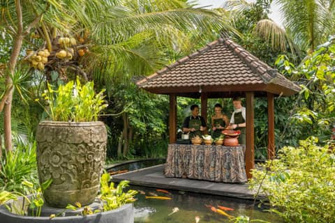 Adiwana Unagi Suites — dining