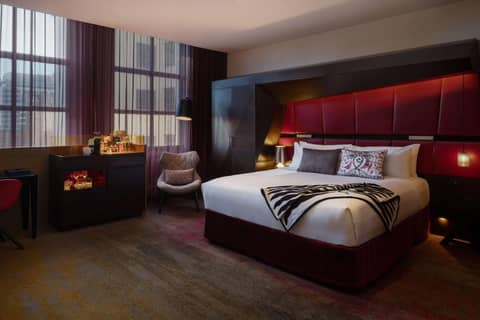QT Sydney — hotel room