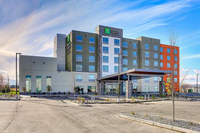 Holiday Inn Express & Suites - Calgary Airport Trail NE by IHG — photo 1