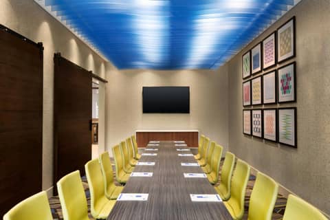 Holiday Inn Express & Suites - Calgary Airport Trail NE by IHG — photo 6