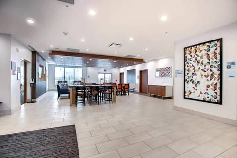 Holiday Inn Express & Suites - Calgary Airport Trail NE by IHG — photo 9
