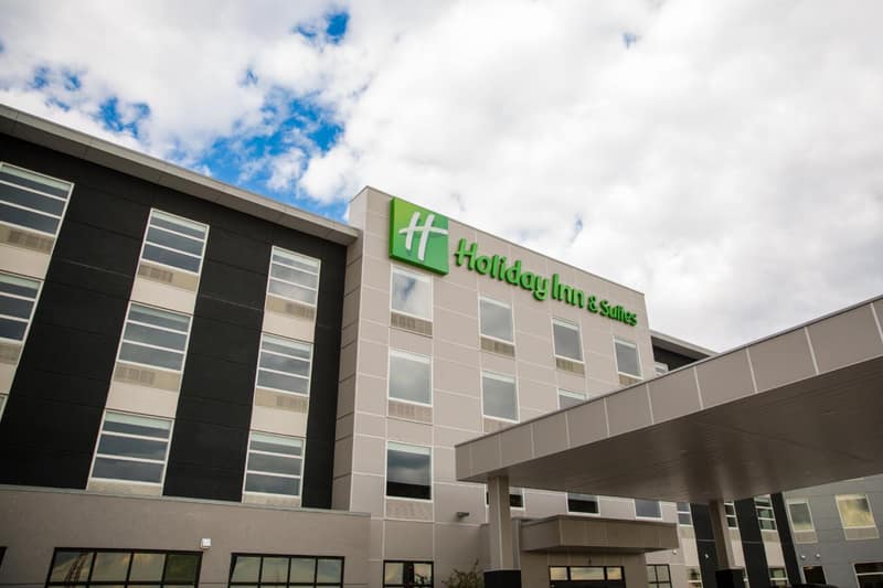 Holiday Inn Hotel & Suites Calgary South - Conference Ctr by IHG — building